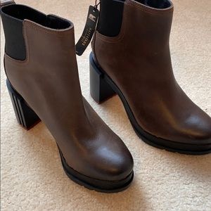 New Sorel Blake Chelsea brown boots. Size 7.5